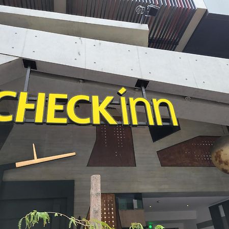 Check Inn Taichung Zhongshan Bagian luar foto