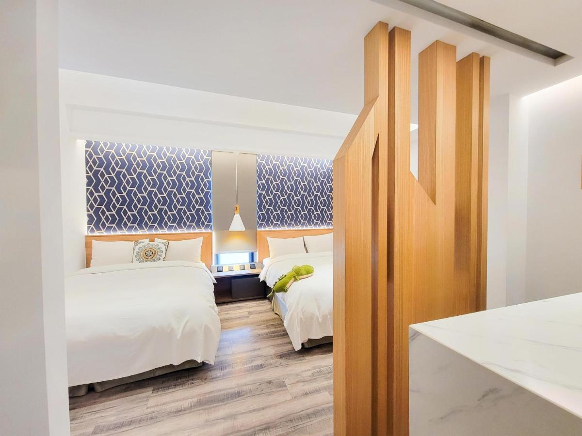 Check Inn Taichung Zhongshan Bagian luar foto