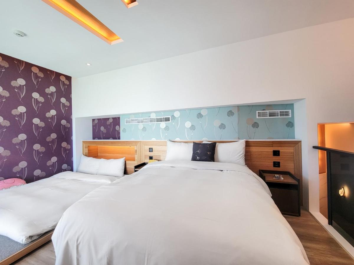 Check Inn Taichung Zhongshan Bagian luar foto