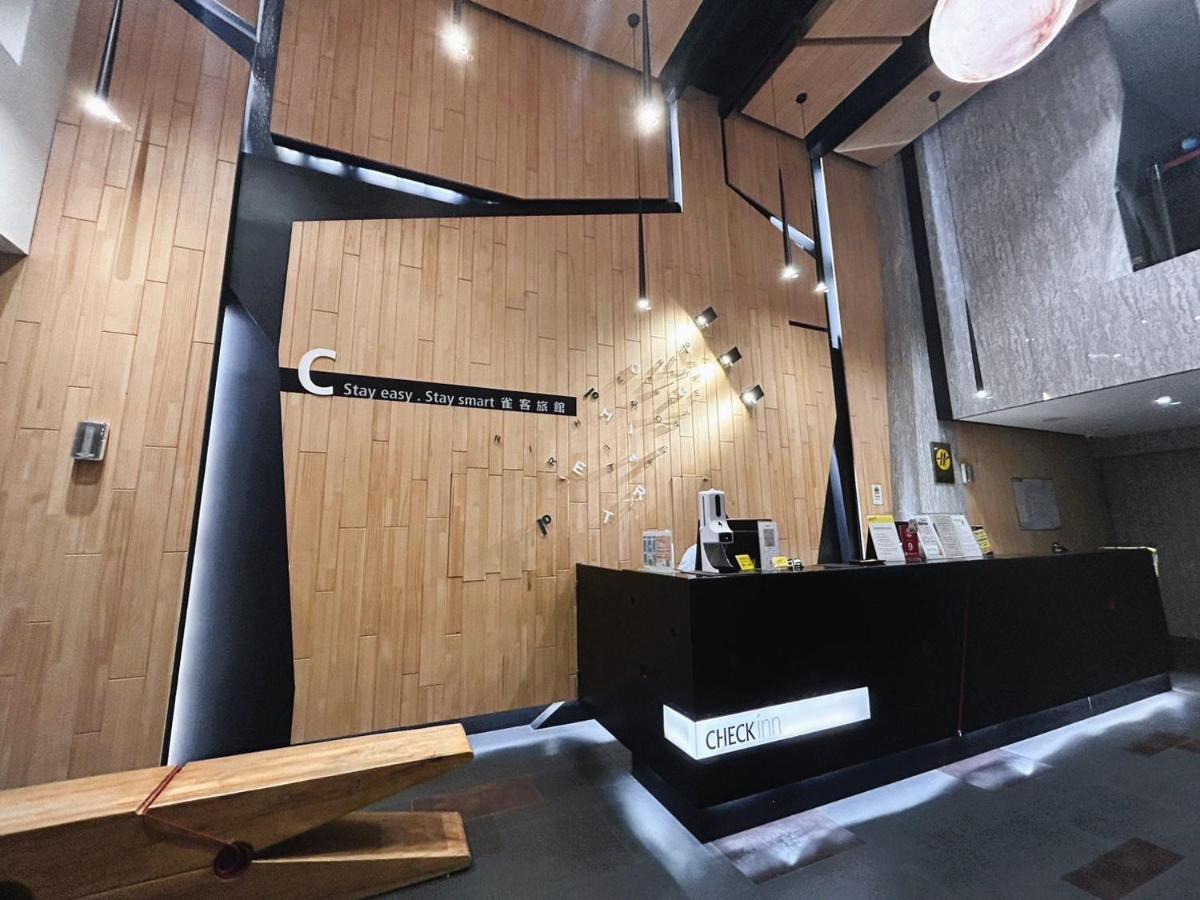 Check Inn Taichung Zhongshan Bagian luar foto