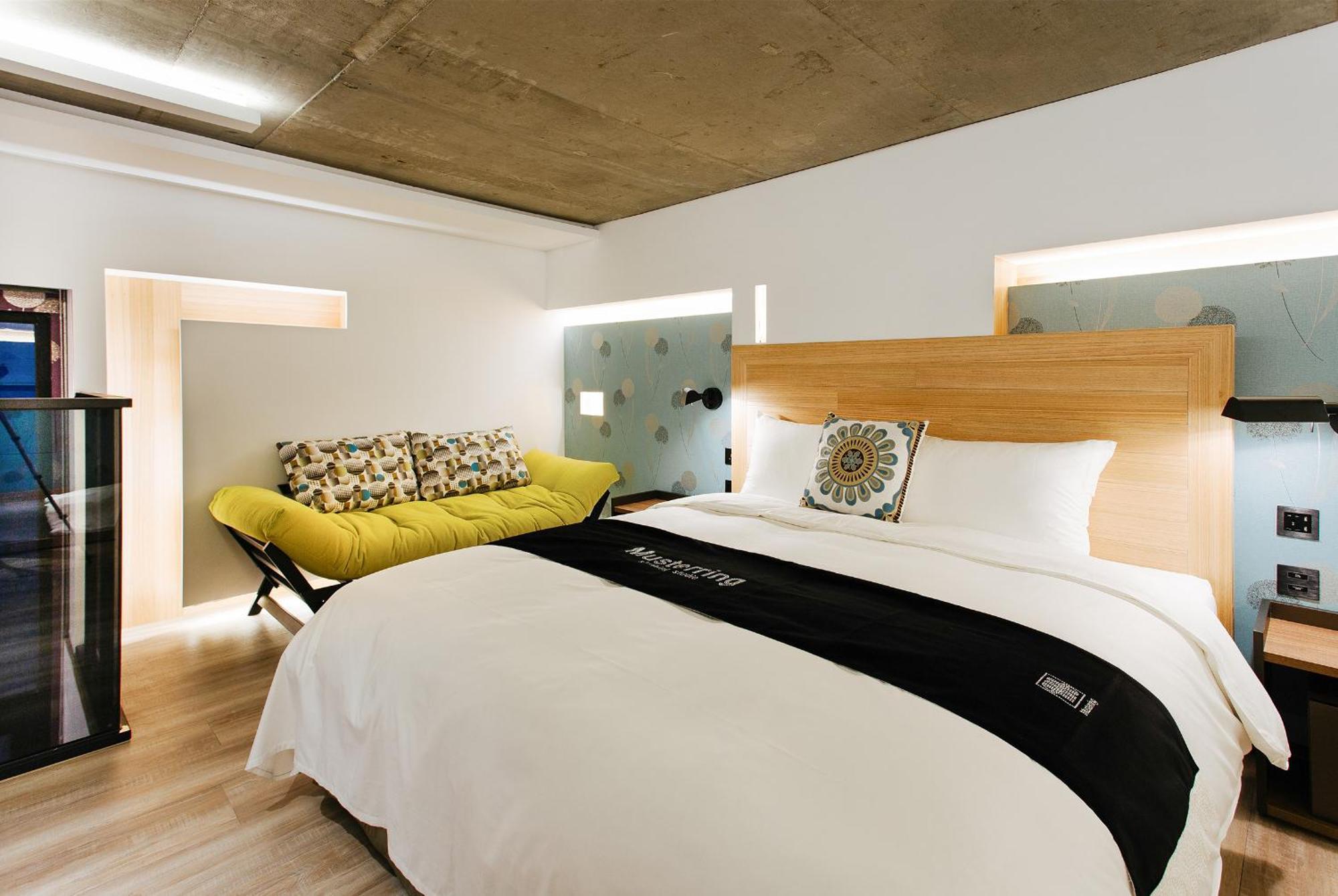Check Inn Taichung Zhongshan Bagian luar foto