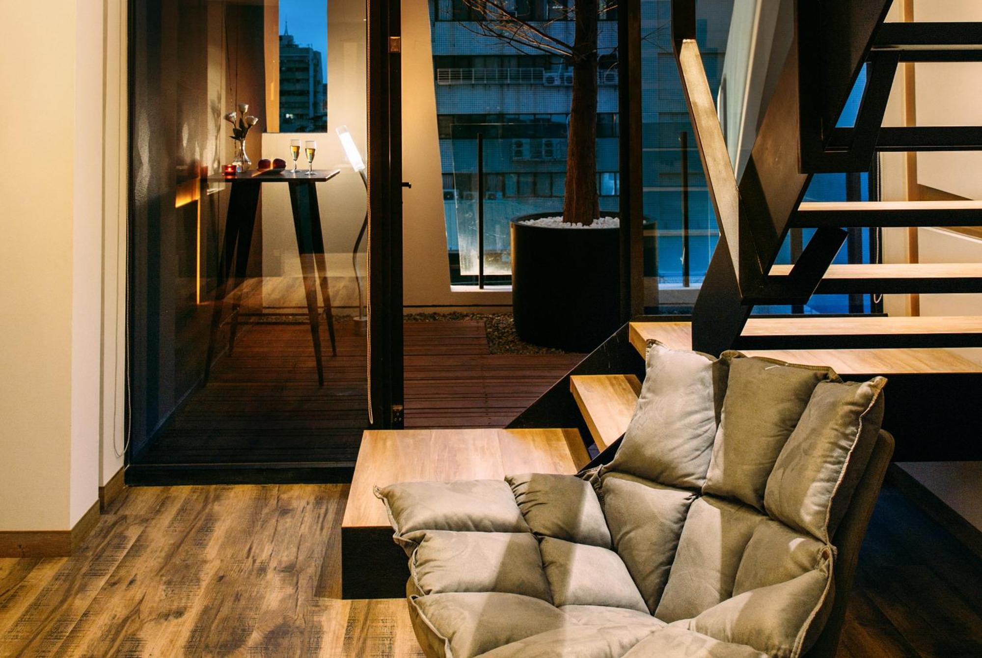Check Inn Taichung Zhongshan Bagian luar foto