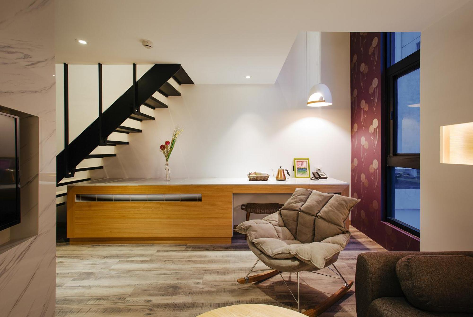 Check Inn Taichung Zhongshan Bagian luar foto