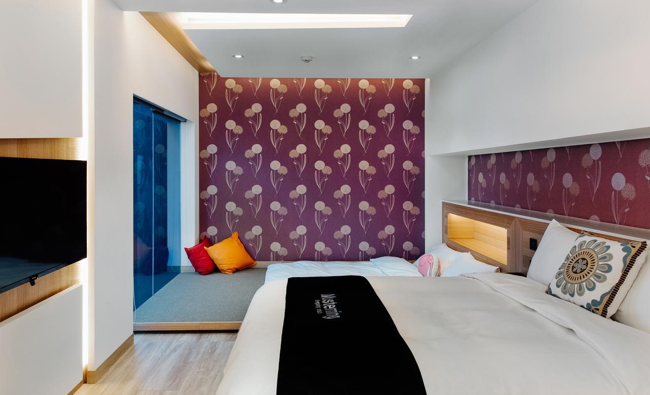 Check Inn Taichung Zhongshan Bagian luar foto