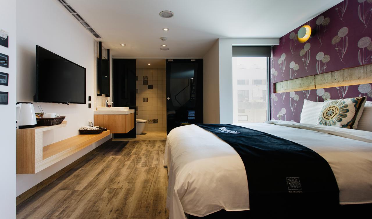Check Inn Taichung Zhongshan Bagian luar foto