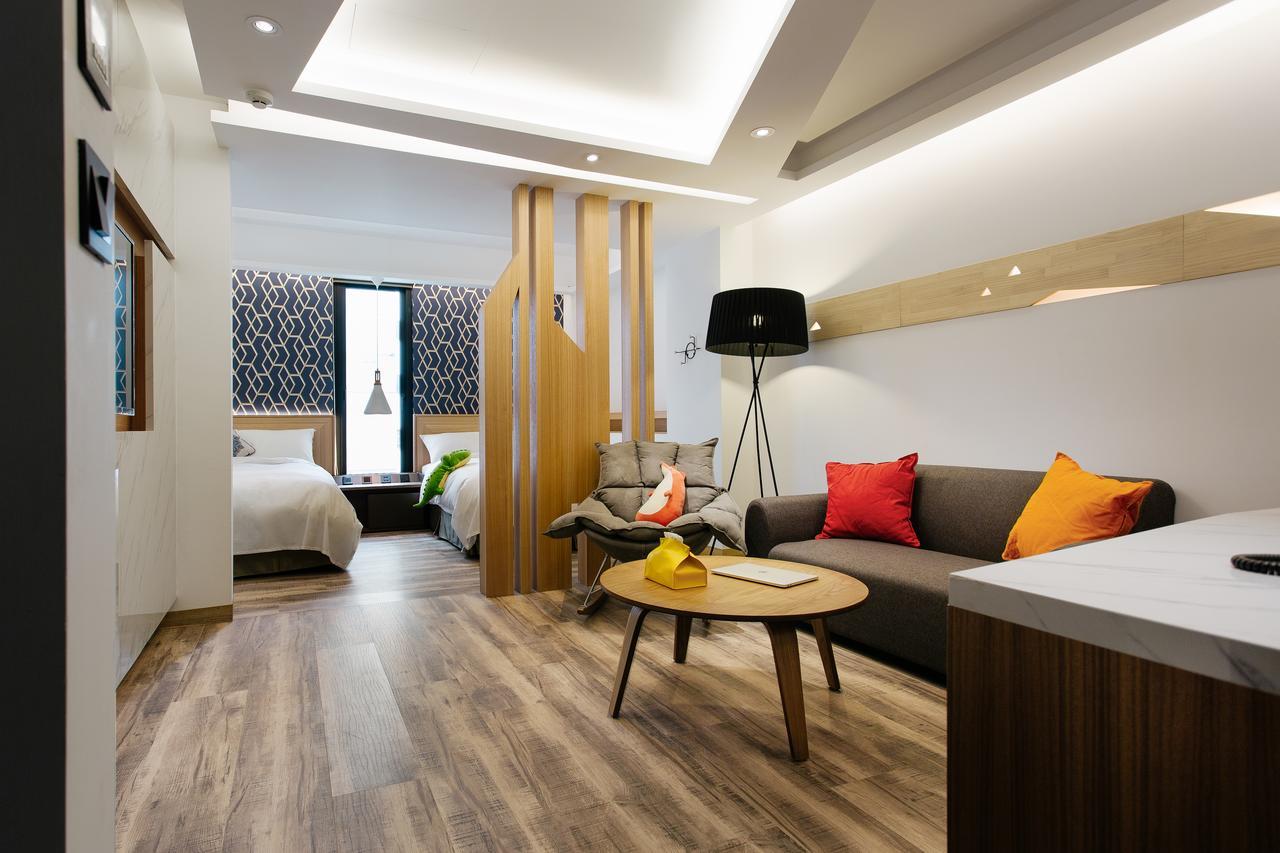 Check Inn Taichung Zhongshan Bagian luar foto