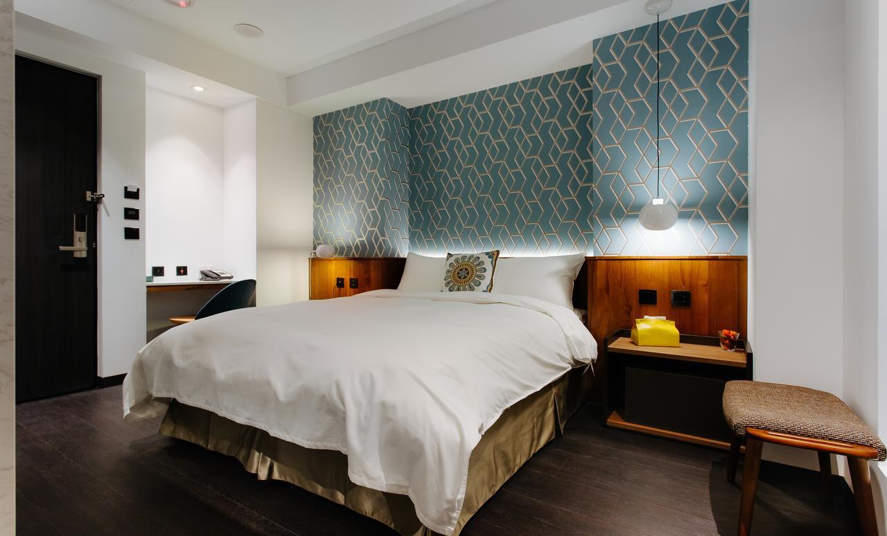 Check Inn Taichung Zhongshan Bagian luar foto