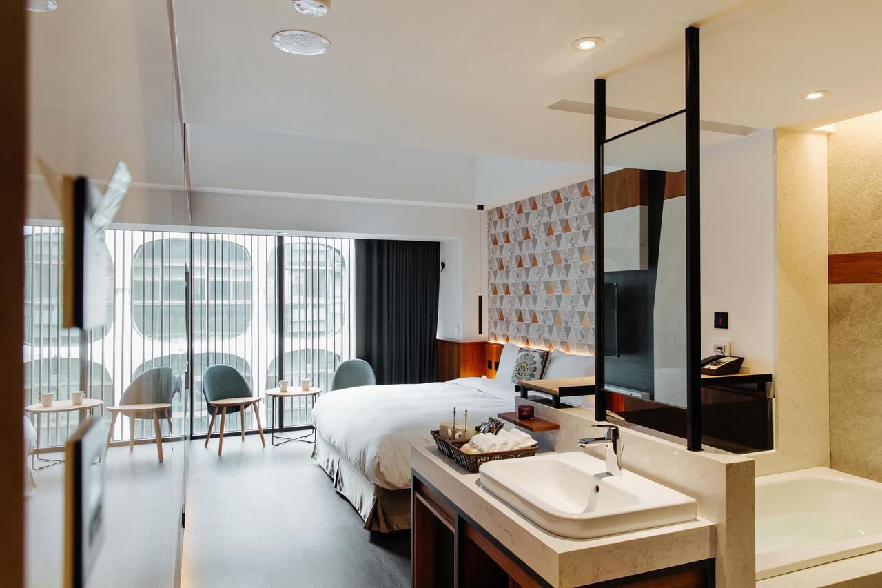 Check Inn Taichung Zhongshan Bagian luar foto